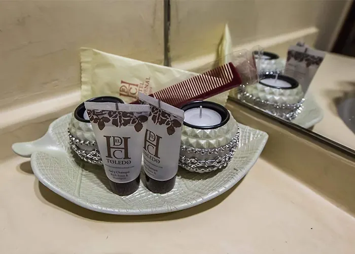 德尔卡德纳尔庄园酒店